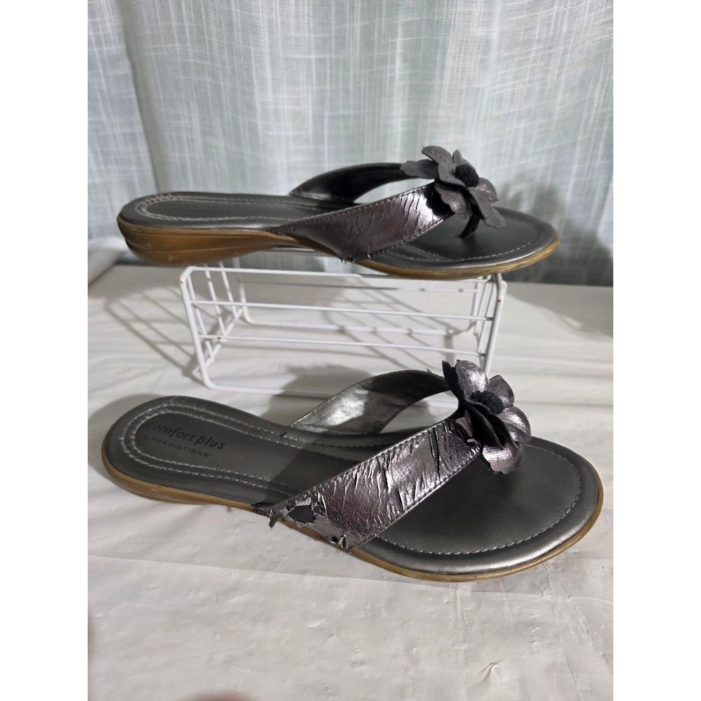 Women's Comfort Plus by Predictions Grey Sandals Size 7.5‎ with Brown Sole
